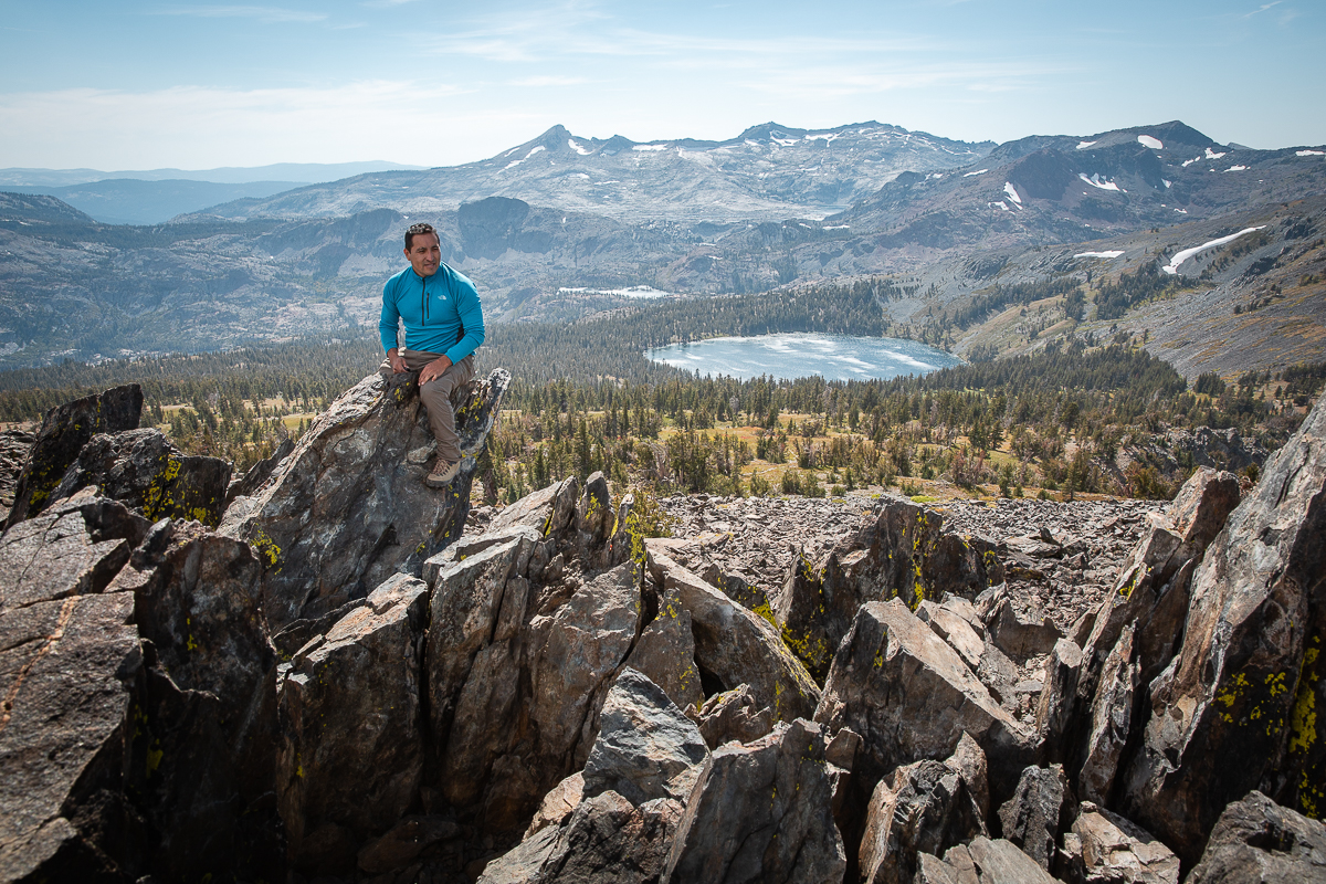 Vista de Desolation wilderness desde la cima de Mt Tallac